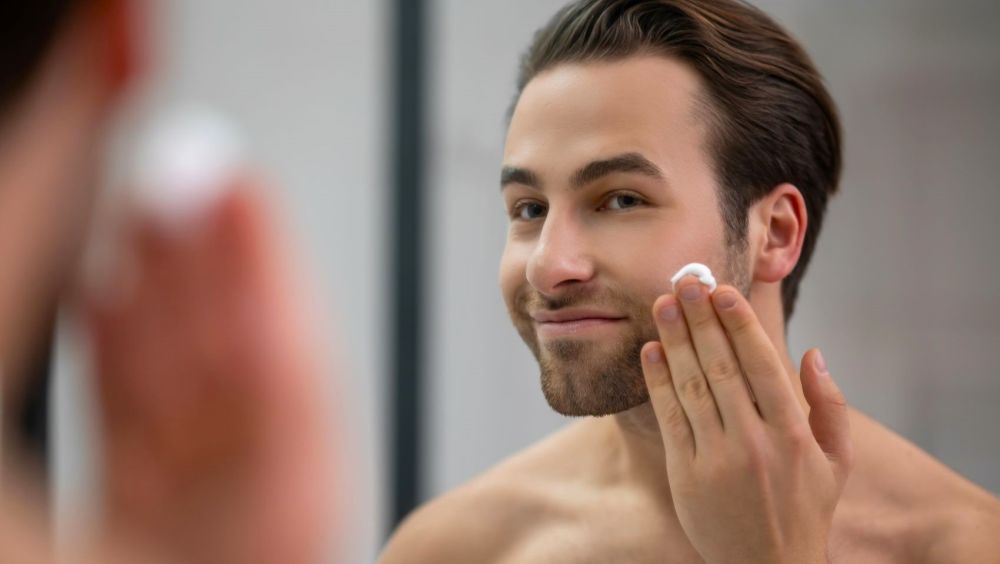 Нужен ли крем для лица мужчине: развенчиваем мифы