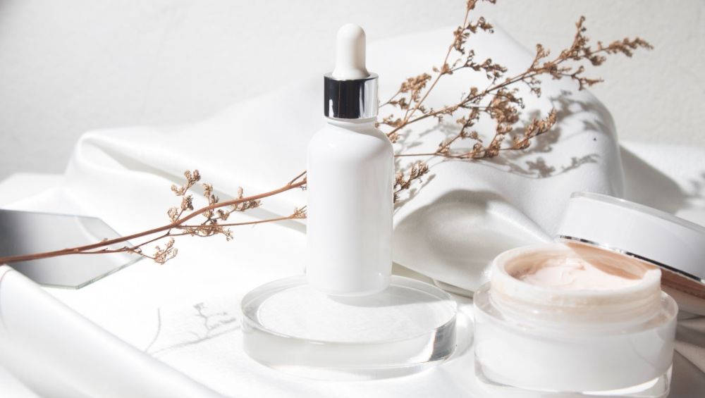 Ретинол в косметике: польза, правила применения и противопоказания