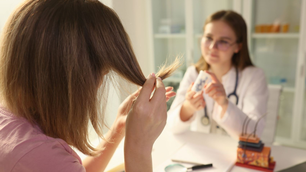 Как остановить выпадение волос и как восстановить волосы после стресса